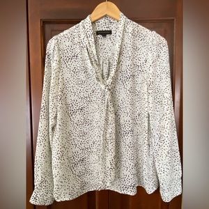 Pretty tie neck blouse EUC. Price includes shipping. Size M.